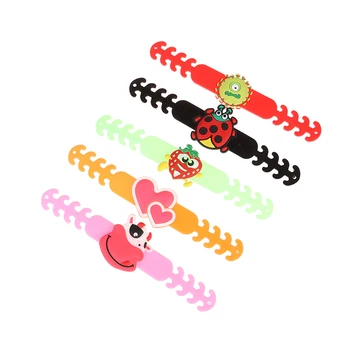 5pcs Random Useful Adjustable Anti-slip Children's Face Mask Silicone Ear Hook Face Masks Buckle Holder Accessories
5pcs Random Useful Adjustable Anti-slip Children's Face Mask Silicone Ear Hook Face Masks Buckle Holder Accessories