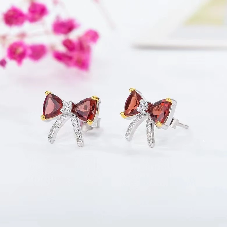 Classic Silver Bow-knot Stud Earrings for Daily Wear 5mm VVS Grade Natural Garnet Earrings 925 Silver Garnet Jewelry
Classic Silver Bow-knot Stud Earrings for Daily Wear 5mm VVS Grade Natural Garnet Earrings 925 Silver Garnet Jewelry