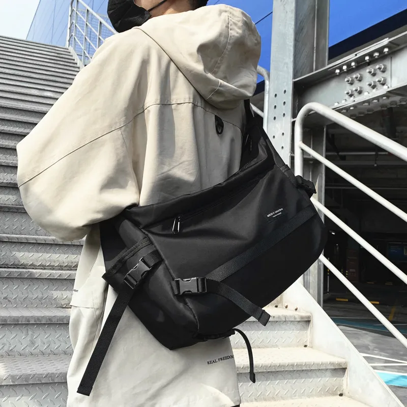 Unisex Minimalist Style Messenger Bag Men's Waterproof Nylon Messenger Bag Large Capacity Student Tooling Bag Shoulder Bag
Unisex Minimalist Style Messenger Bag Men's Waterproof Nylon Messenger Bag Large Capacity Student Tooling Bag Shoulder Bag