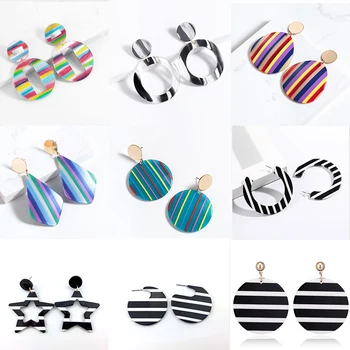 New Bohemia Oversized Color Stripes Round Dangle Earrings For Women Simple Black White Striped Hoop Circle Earring Party Jewelry
New Bohemia Oversized Color Stripes Round Dangle Earrings For Women Simple Black White Striped Hoop Circle Earring Party Jewelry