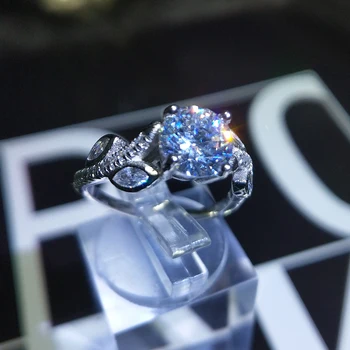 Total 1.2ct EF VVS1 Round Excellent Cut Artificial moissanite 925 Sterling silver Ring Jewelry Girlfriend Gift
Total 1.2ct EF VVS1 Round Excellent Cut Artificial moissanite 925 Sterling silver Ring Jewelry Girlfriend Gift