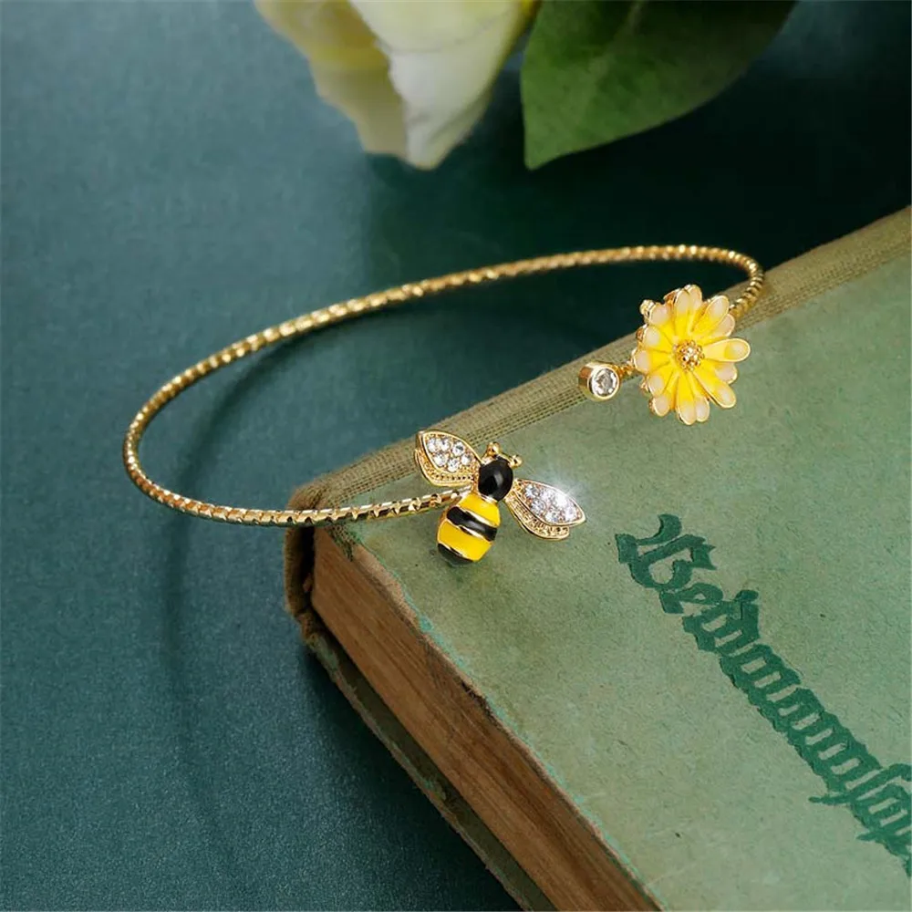 B05-006 Romantic Bee opening adjustment flower Bracelet Crystal Pearl Bracelets & bangles 
B05-006 Romantic Bee opening adjustment flower Bracelet Crystal Pearl Bracelets & bangles