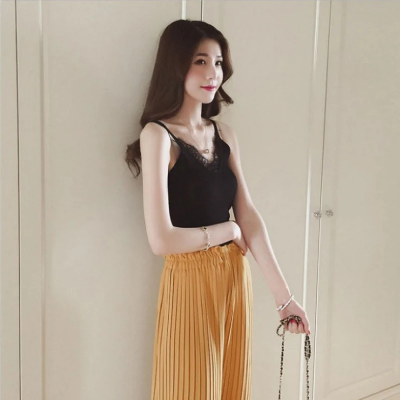 2020 Spring Summer New Camisole Female Sexy Solid Crocheted Lace V-Neck Camisole Knit Short Slim Fit Outerwear Tank Tops
2020 Spring Summer New Camisole Female Sexy Solid Crocheted Lace V-Neck Camisole Knit Short Slim Fit Outerwear Tank Tops