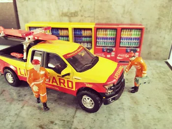 1:64 high simulation car model Fujiwara tofu shop scene toy Coke machine Lemon machine Drink display accessories for gifts 
1:64 high simulation car model Fujiwara tofu shop scene toy Coke machine Lemon machine Drink display accessories for gifts
