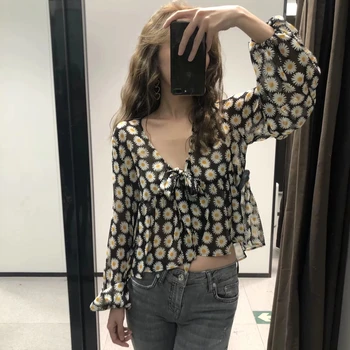 Summer Lantern Sleeve Print Chiffon Small Shirt Female Ruffled Layered Small Shirt Sexy Daisy Tie Chiffon Shirt
Summer Lantern Sleeve Print Chiffon Small Shirt Female Ruffled Layered Small Shirt Sexy Daisy Tie Chiffon Shirt