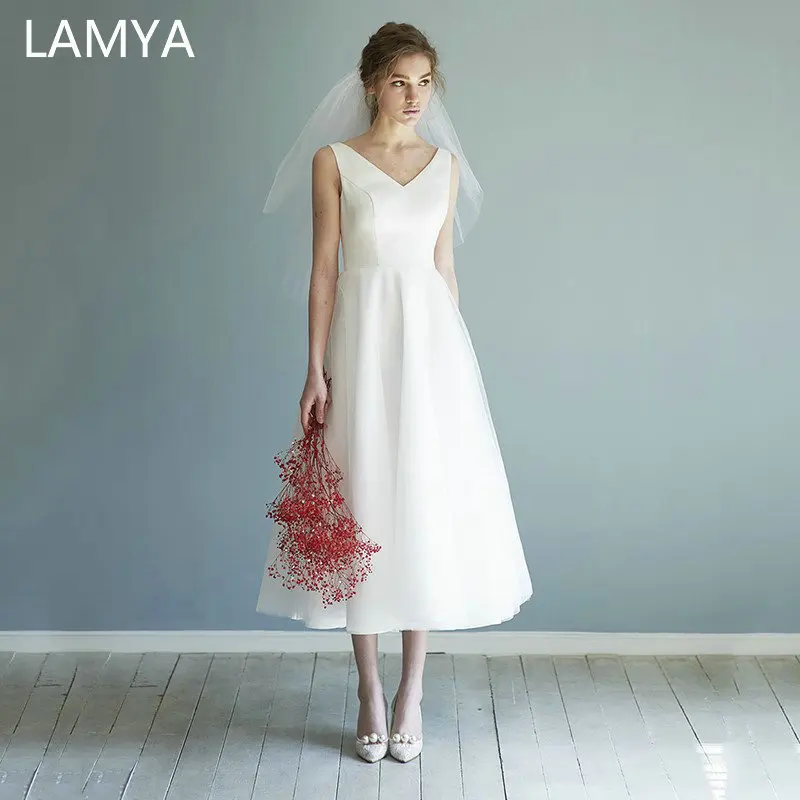LAMYA Simple Satin V Neck Prom Dresses 2019 Tulle Tea Length Cocktail Dress Customized Formal Party Gown vestidos de gala
LAMYA Simple Satin V Neck Prom Dresses 2019 Tulle Tea Length Cocktail Dress Customized Formal Party Gown vestidos de gala