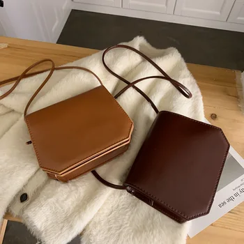 2020 new bag female fashion PU single shoulder oblique small square bag double niche female bag Korean version of the belt bag
2020 new bag female fashion PU single shoulder oblique small square bag double niche female bag Korean version of the belt bag