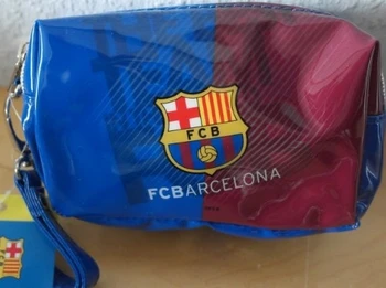 Exclusiv * FC Barcelona custodia custodia per fotocamera borsa primavera Ventriquattore da donna in pelle con 2 scomparti Look
Exclusiv * FC Barcelona custodia custodia per fotocamera borsa primavera Ventriquattore da donna in pelle con 2 scomparti Look