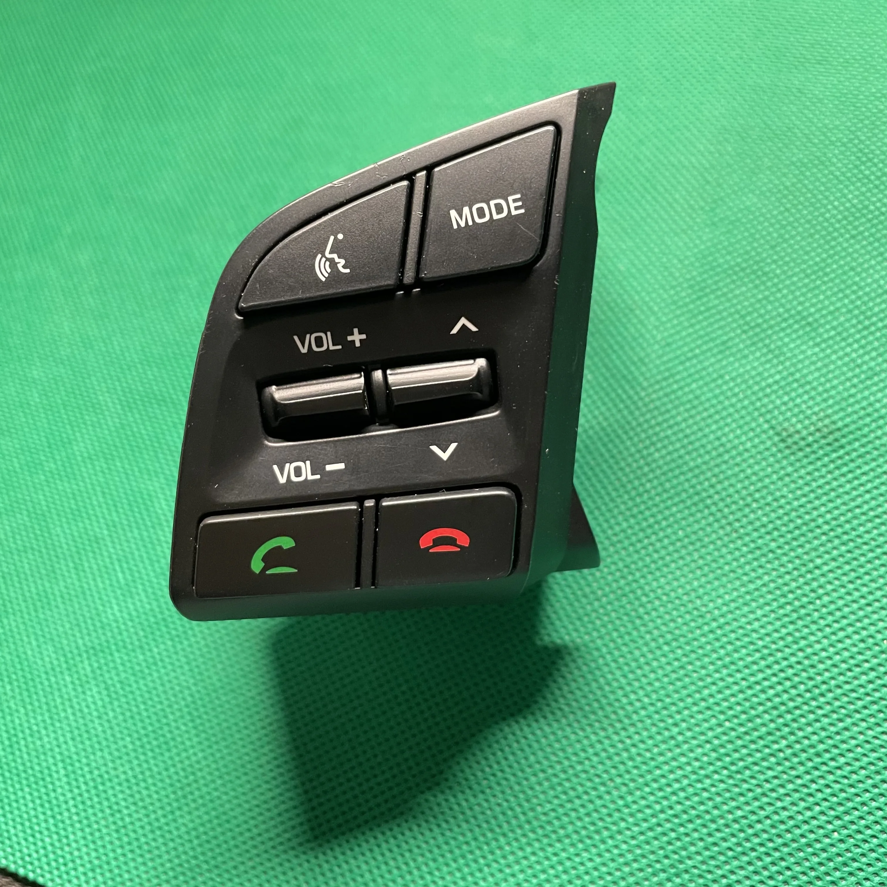 Пульт дистанционного управления на левое рулевое колесо 96710D35004X + Bluetooth-кнопка TL