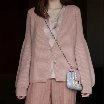 Knit cashmere cardigan female 2019 new Korean version of the loose net red short paragraph wearing a pink sweater wool coat
Knit cashmere cardigan female 2019 new Korean version of the loose net red short paragraph wearing a pink sweater wool coat