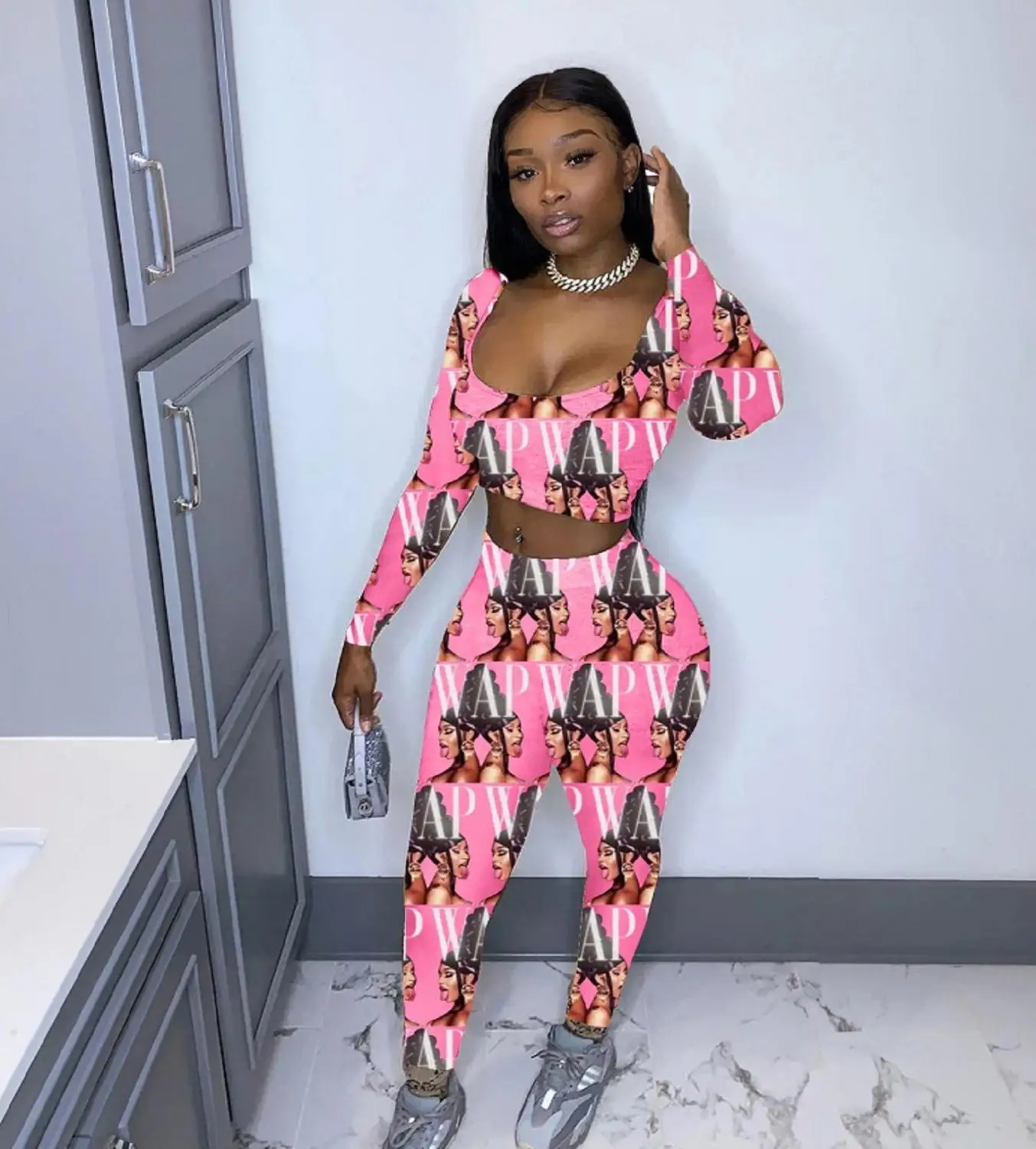 2020 Fall New Casual Two Pieces Set For Women Cardi B WAP Lip Print Sexy Crop Top And High Waist Jogger Pants Suits Set Clubwear
2020 Fall New Casual Two Pieces Set For Women Cardi B WAP Lip Print Sexy Crop Top And High Waist Jogger Pants Suits Set Clubwear