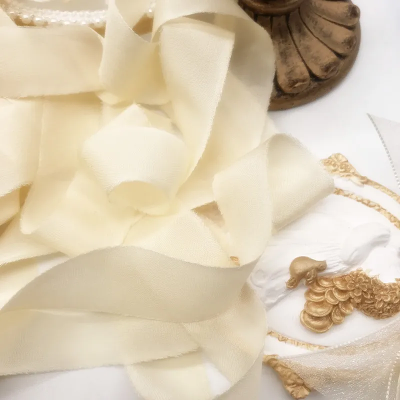 Classic Series High quality 5Meters 100% Silk Frayed Raw Edges Torn Ribbon for invitation,bridal bouguets,wedding decor,gif
Classic Series High quality 5Meters 100% Silk Frayed Raw Edges Torn Ribbon for invitation,bridal bouguets,wedding decor,gif
