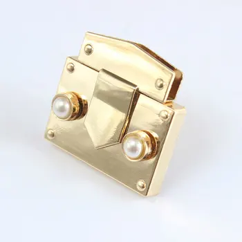 Metal Durable Clasp Turn Lock Pearl Twist Lock For Women DIY Handbag Crossbody Shoulder Bag Clasp Buckle Bag Hardware Accessory
Metal Durable Clasp Turn Lock Pearl Twist Lock For Women DIY Handbag Crossbody Shoulder Bag Clasp Buckle Bag Hardware Accessory