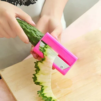 1PC Food Facial beauty cucumber slicer Carrot Cucumber Sharpener Peeler Kitchen Tool spiral Vegetable Slicer
1PC Food Facial beauty cucumber slicer Carrot Cucumber Sharpener Peeler Kitchen Tool spiral Vegetable Slicer