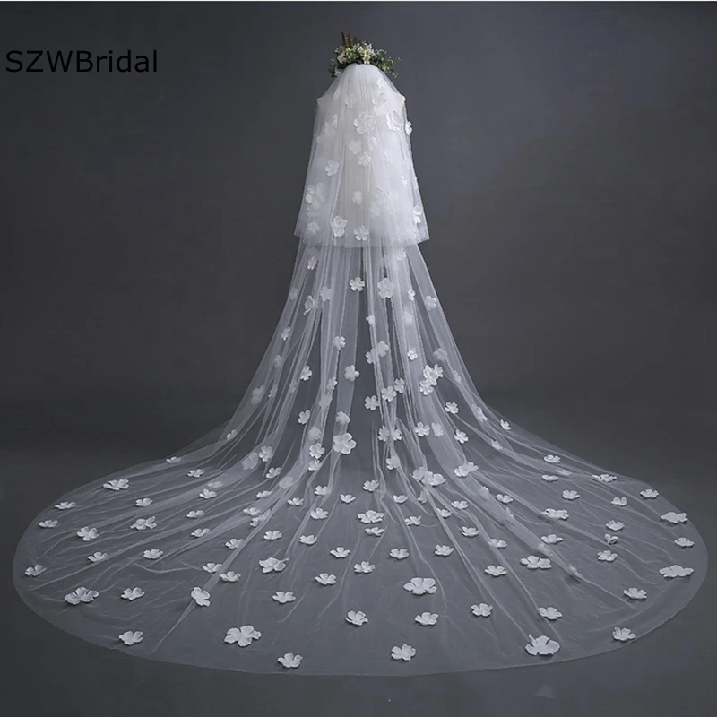 Фата свадебная двухслойная с 3D цветами, фата с гребнем для невесты цвета слоновой кости
Фата свадебная двухслойная с 3D цветами, фата с гребнем для невесты цвета слоновой кости