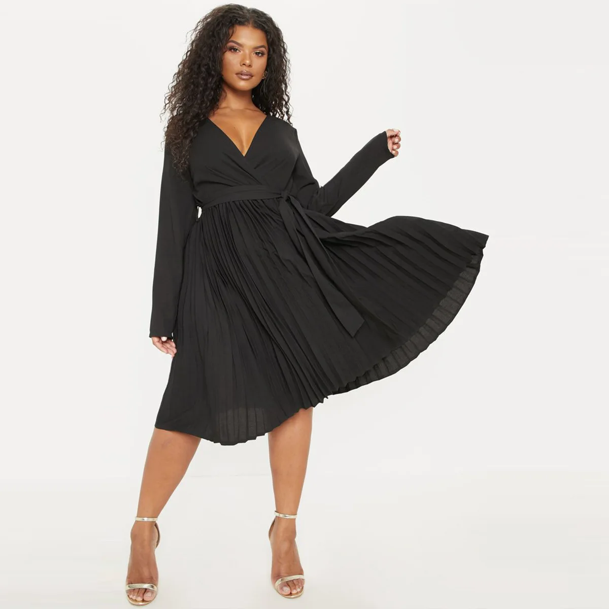 Kisilk Autumn Europe And America Large Size Solid Color Long Sleeve V-neck Lace-up Waist Hugging Joint Piano Pleated Skirt Pendu
Kisilk Autumn Europe And America Large Size Solid Color Long Sleeve V-neck Lace-up Waist Hugging Joint Piano Pleated Skirt Pendu