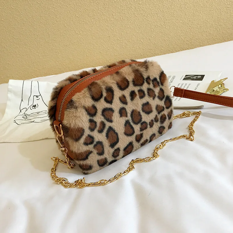Autumn And Winter Plush Bag Women's 2019 New Style INS GIRL'S Leopord Pattern Square Sling Bag Cute Chain Shoulder Oblique Bag
Autumn And Winter Plush Bag Women's 2019 New Style INS GIRL'S Leopord Pattern Square Sling Bag Cute Chain Shoulder Oblique Bag
