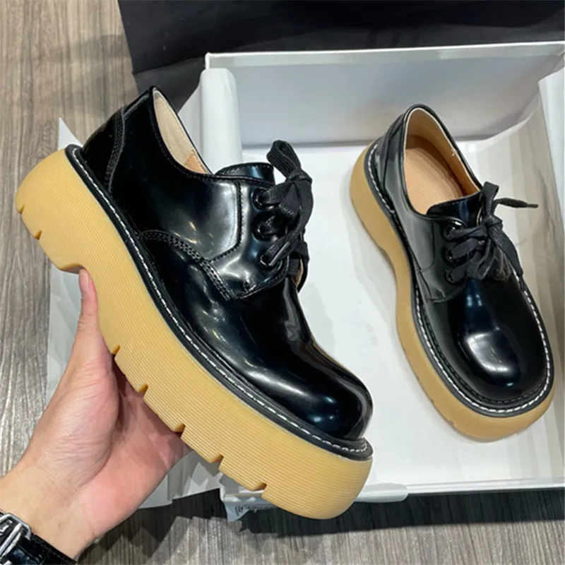 Retro Black Patent Leather Women Flats Thick Sole Platform Shoes Lace-up Casual Sneakers Rubber Loafers Tenis Feminino
Retro Black Patent Leather Women Flats Thick Sole Platform Shoes Lace-up Casual Sneakers Rubber Loafers Tenis Feminino