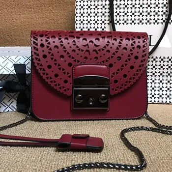 2020 new luxury brand leather chain envelop bag with one-shoulder diagonal cross-cut lock clasp flap bag Classic bag for ladies
2020 new luxury brand leather chain envelop bag with one-shoulder diagonal cross-cut lock clasp flap bag Classic bag for ladies