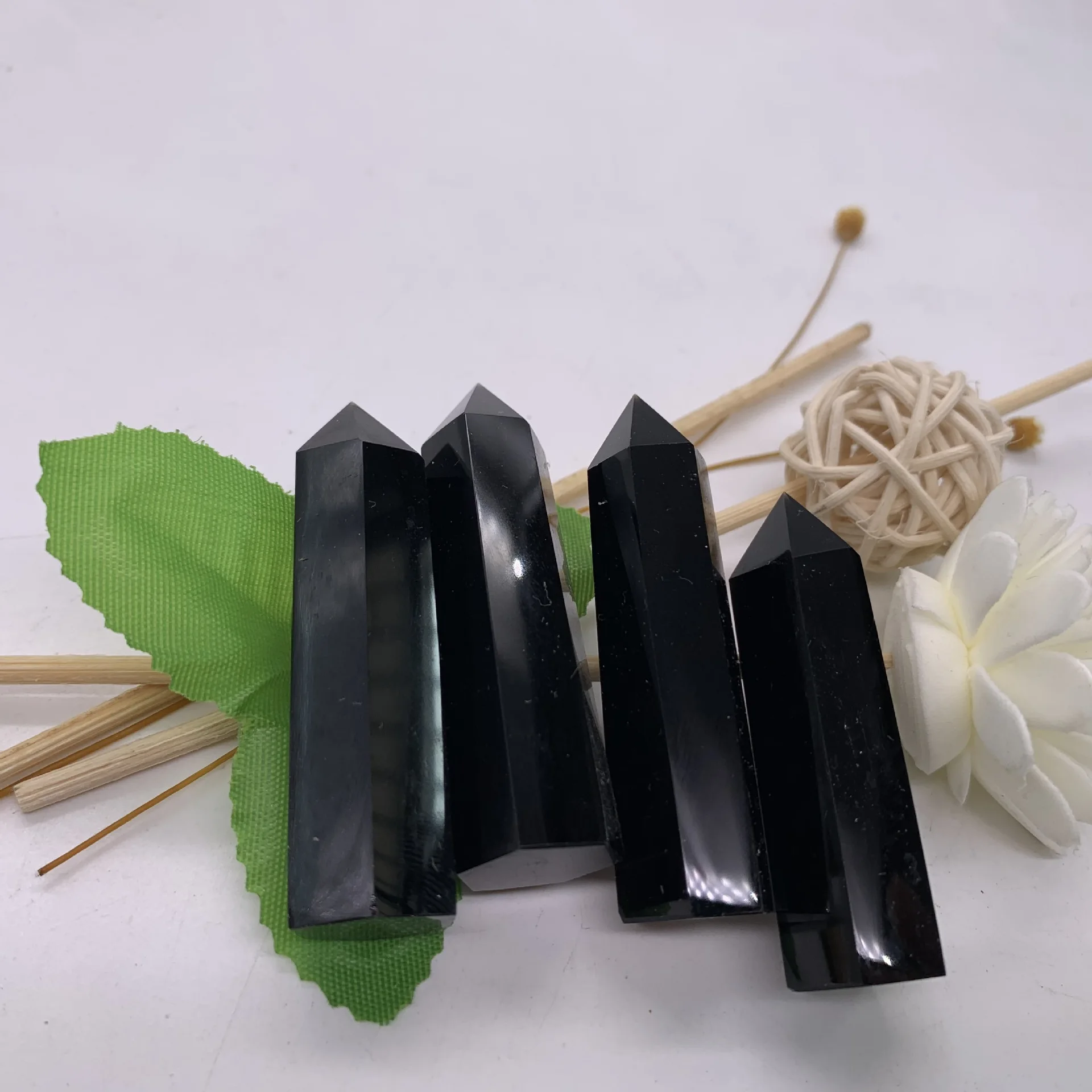 Natürlicher Obsidian-Sechsecksäule Kristall-Punkt Mineralschmuck Heilung Stock-Kultur DIY Geschenk Dekoration
Natürlicher Obsidian-Sechsecksäule Kristall-Punkt Mineralschmuck Heilung Stock-Kultur DIY Geschenk Dekoration