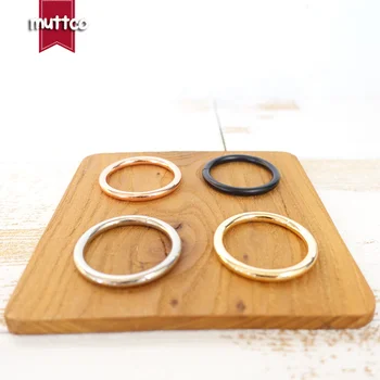 10pcs/lot Metal buckle for bag cat dog leash 30mm webbing o ring for backpack keychain diy accessory durable hardness 4 colours
10pcs/lot Metal buckle for bag cat dog leash 30mm webbing o ring for backpack keychain diy accessory durable hardness 4 colours