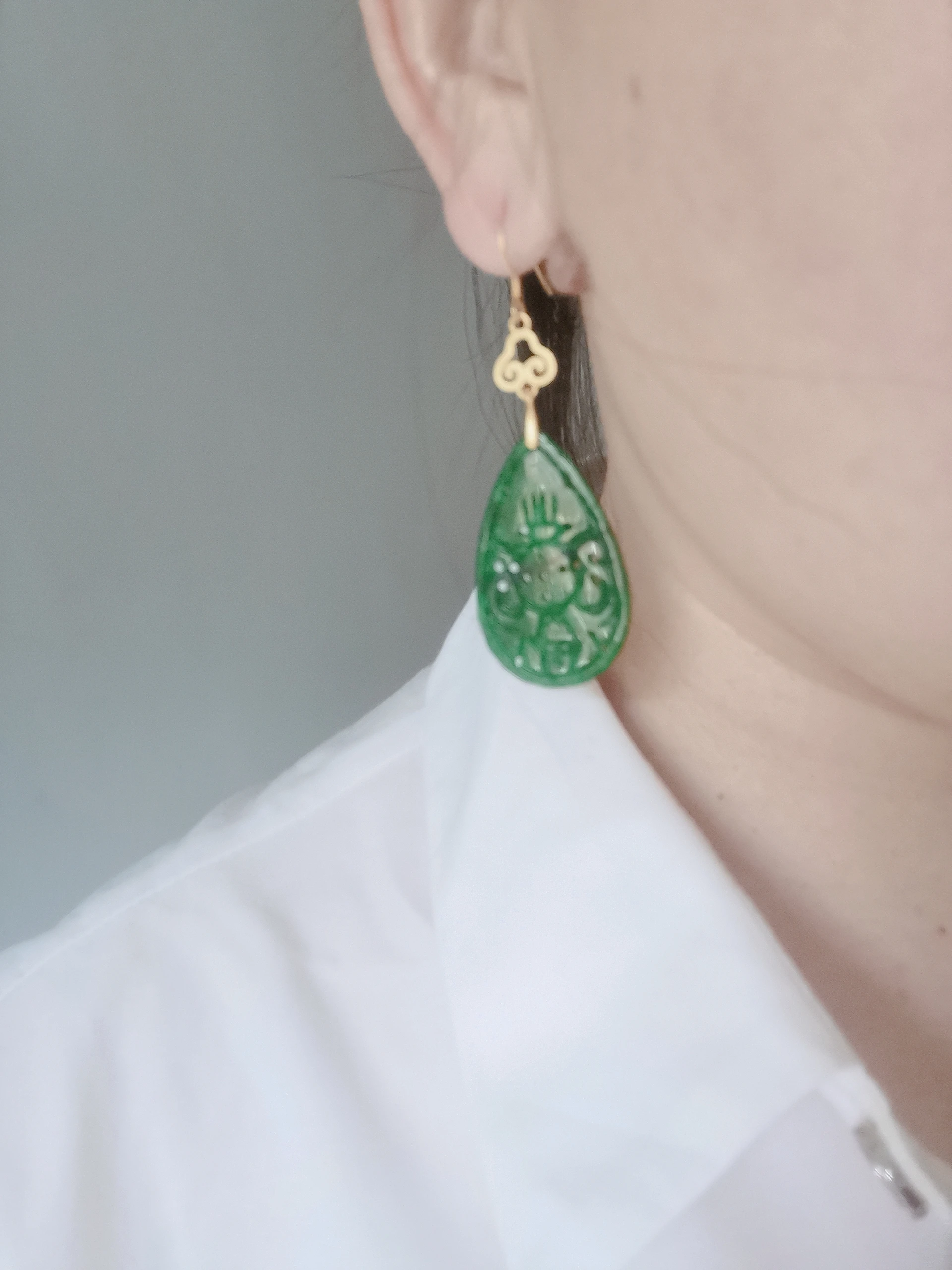 1pcs/lot dry green jade earrings s925 silver plated Jin Xiangyun Big drop Large slice hollow Classical wishful lotus National
1pcs/lot dry green jade earrings s925 silver plated Jin Xiangyun Big drop Large slice hollow Classical wishful lotus National