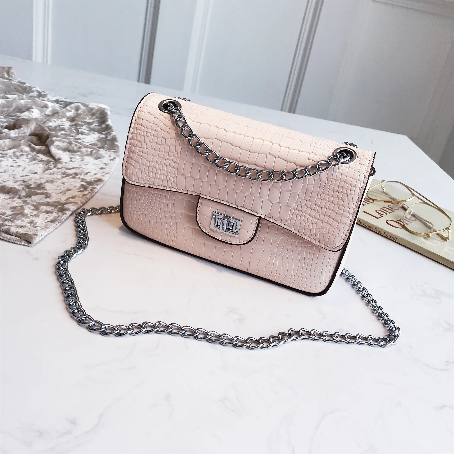 2018 New Style Fashion Korean-style Crocodile Pattern Lock Square Sling Bag Shoulder Diagonal Chain WOMEN'S Bag
2018 New Style Fashion Korean-style Crocodile Pattern Lock Square Sling Bag Shoulder Diagonal Chain WOMEN'S Bag