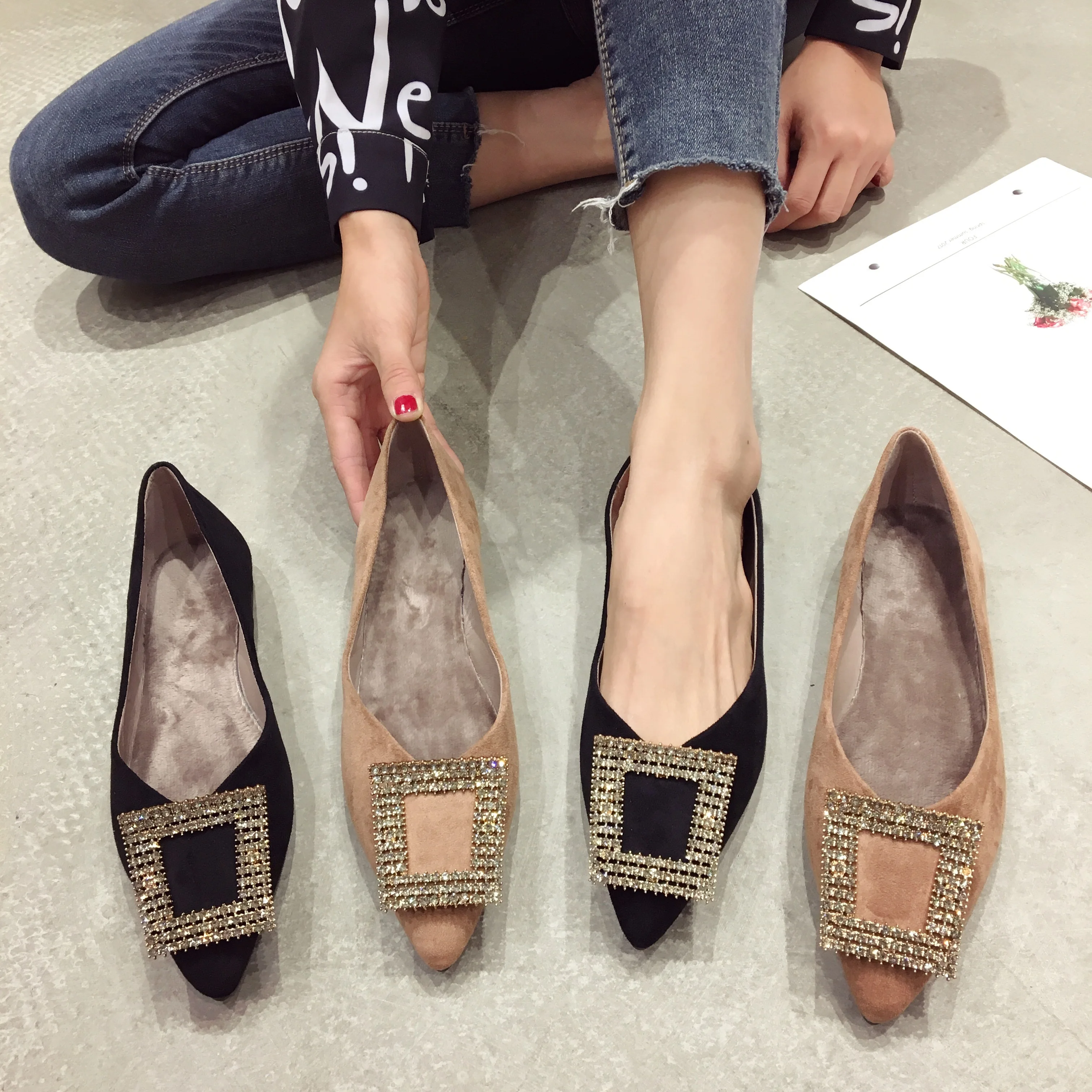 women flats 2019 pointed toe comfortable casual Footwear solid simple outside spring autumn shiny crystal sapato feminino
women flats 2019 pointed toe comfortable casual Footwear solid simple outside spring autumn shiny crystal sapato feminino