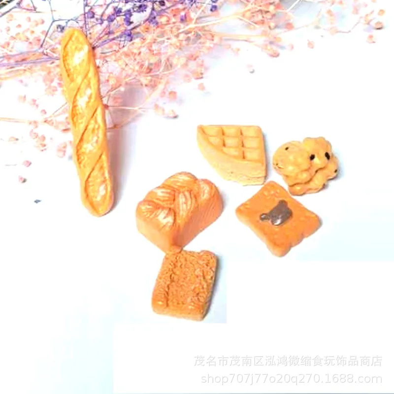 Miniature Candy Toy Small Cloth Doll House Accessories Scene Model Mini Resin Ornament Mini Replica Bread 
Miniature Candy Toy Small Cloth Doll House Accessories Scene Model Mini Resin Ornament Mini Replica Bread