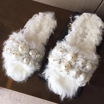 Luxury Pearl Slippers Women Real Sheep Fur Slides Home Furry Flat Sandals Female Cute Fluffy House Shoes Woman Brand Luxury 2020
Luxury Pearl Slippers Women Real Sheep Fur Slides Home Furry Flat Sandals Female Cute Fluffy House Shoes Woman Brand Luxury 2020