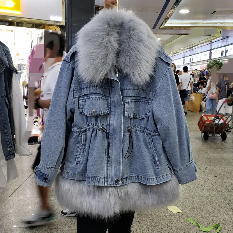 Large Fur Collar with Removable Velvet Liner Denim Jacket 2019 New Winter Woman Student Thicken Jean Cotton Padded Coat Outwear
Large Fur Collar with Removable Velvet Liner Denim Jacket 2019 New Winter Woman Student Thicken Jean Cotton Padded Coat Outwear