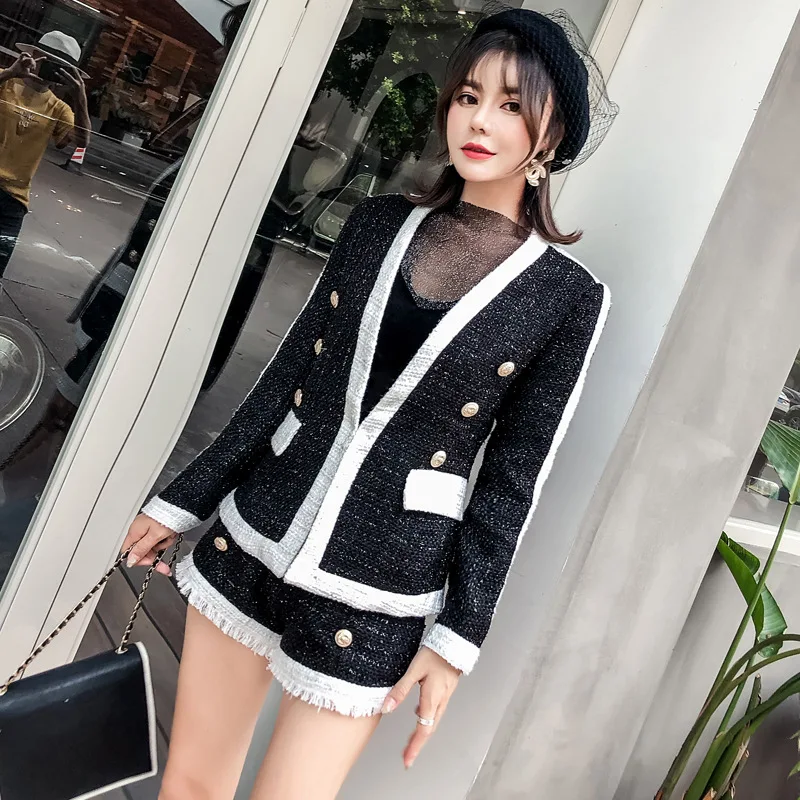 2020 Woolen Small Xiangfeng Suit Socialite Slim Fit Short Coat + Shorts Two-piece Set
2020 Woolen Small Xiangfeng Suit Socialite Slim Fit Short Coat + Shorts Two-piece Set