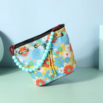 Summer Daisy Drawstring Bucket Bag Designer Bead Handbag Flower Print Shoulder Bag High Quality Purse Women Hand Bag Luxury 2020
Summer Daisy Drawstring Bucket Bag Designer Bead Handbag Flower Print Shoulder Bag High Quality Purse Women Hand Bag Luxury 2020