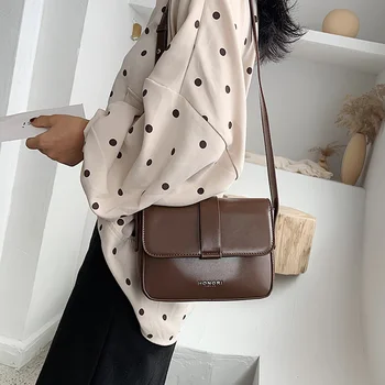 Retro Small Square Bag Girl 2020 New High-quality Solid Color Simple Wild Shoulder Bag PU Leather Casual Diagonal Tide Bag Red
Retro Small Square Bag Girl 2020 New High-quality Solid Color Simple Wild Shoulder Bag PU Leather Casual Diagonal Tide Bag Red