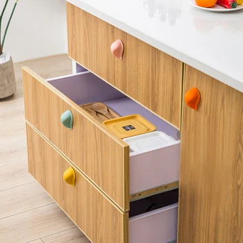 Elephant trunk handle impact-proof silicone non-perforating drawer doors and Windows auxiliary handle household cabinet
Elephant trunk handle impact-proof silicone non-perforating drawer doors and Windows auxiliary handle household cabinet