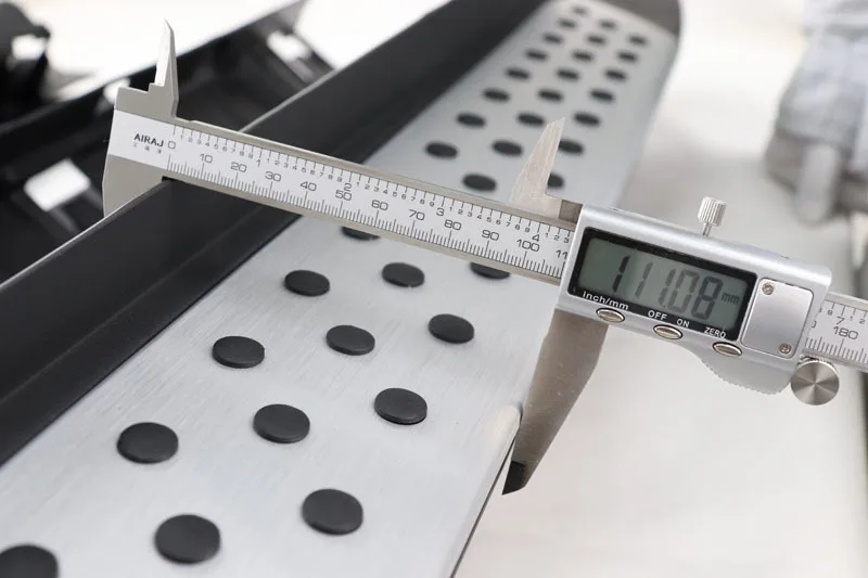 Bệ bước chân BMW X5 E70 2008 - 2013 chấm bi 17 H19bcc619242c4a618ce9a6a94023a731y