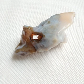 Natural beautiful stone Ornamental raw stone raw agate Silk Road Collectibles unique collection
Natural beautiful stone Ornamental raw stone raw agate Silk Road Collectibles unique collection