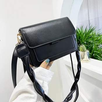 Luxury women's bag solid color PU leather women's handbag designer 2020 double shoulder belt messenger bag women's travel bag
Luxury women's bag solid color PU leather women's handbag designer 2020 double shoulder belt messenger bag women's travel bag