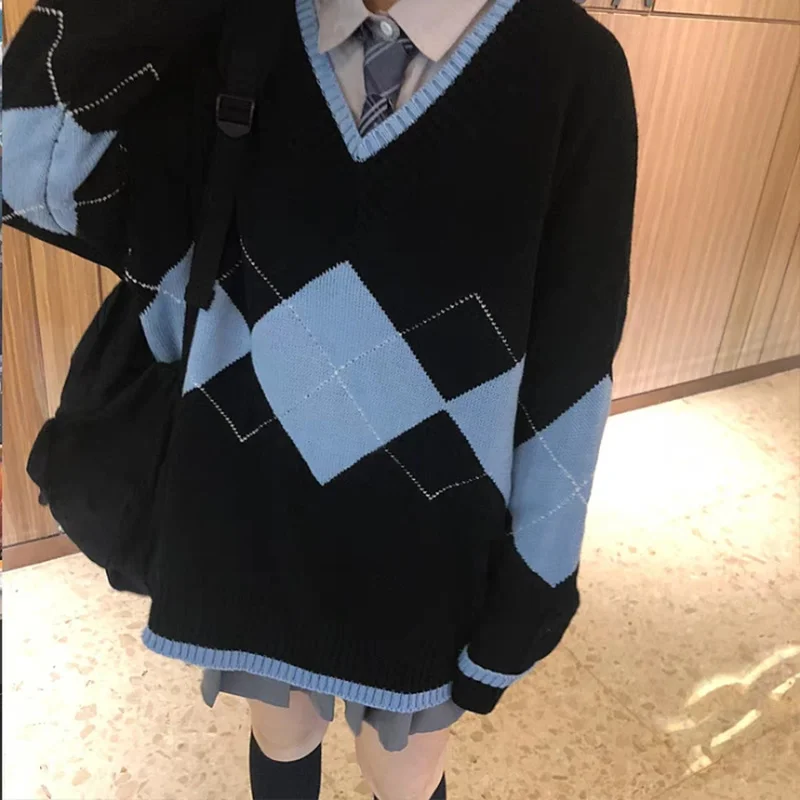 Korean Preppy Style Casual Loose Sweater V-Neck Fashion Argyle Knitted Long Sleeve Pullovers Autumn Winter Knit Sweater Femme
Korean Preppy Style Casual Loose Sweater V-Neck Fashion Argyle Knitted Long Sleeve Pullovers Autumn Winter Knit Sweater Femme