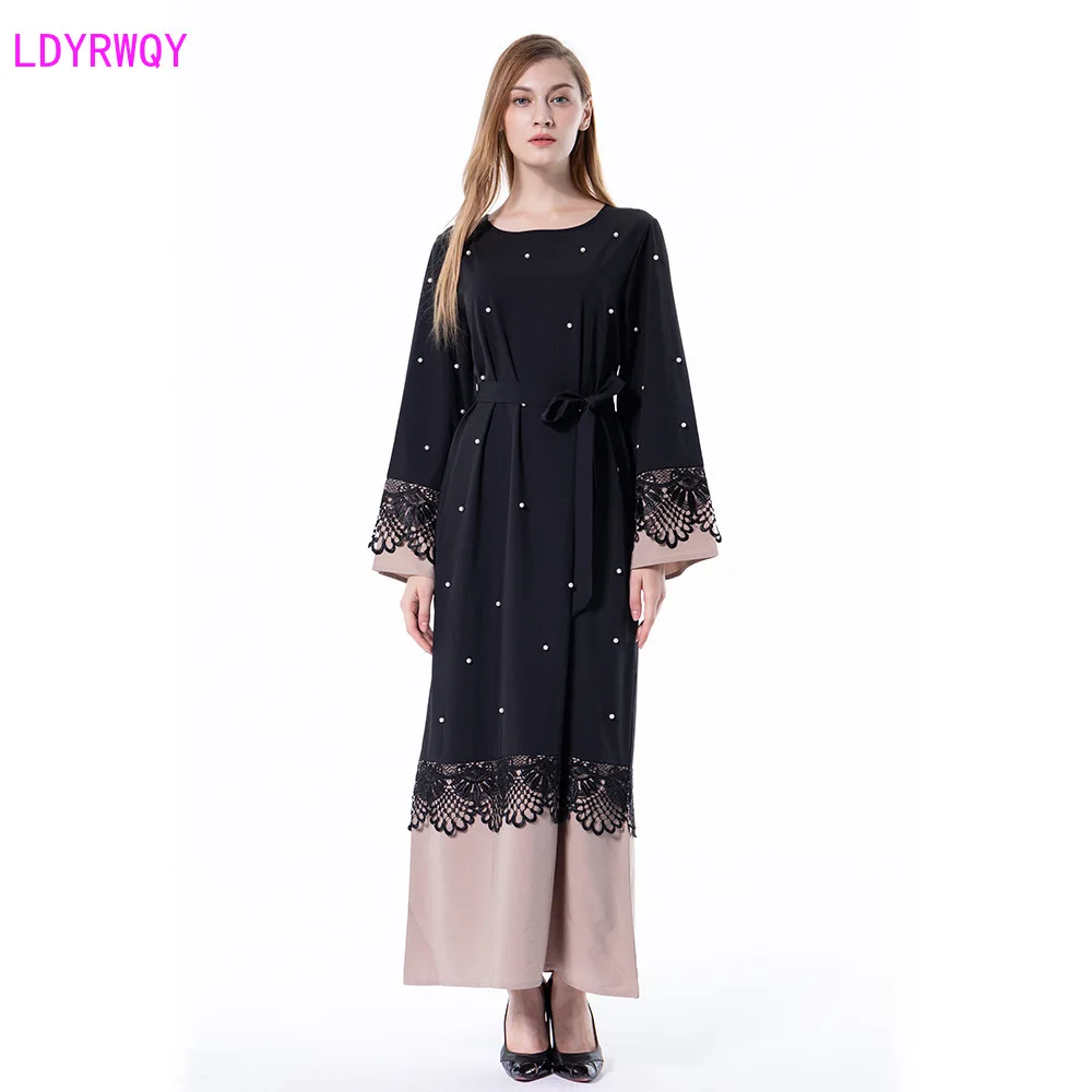 2019 new hot autumn Europe and America fashion lace stitching beaded loose long-sleeved dress
2019 new hot autumn Europe and America fashion lace stitching beaded loose long-sleeved dress