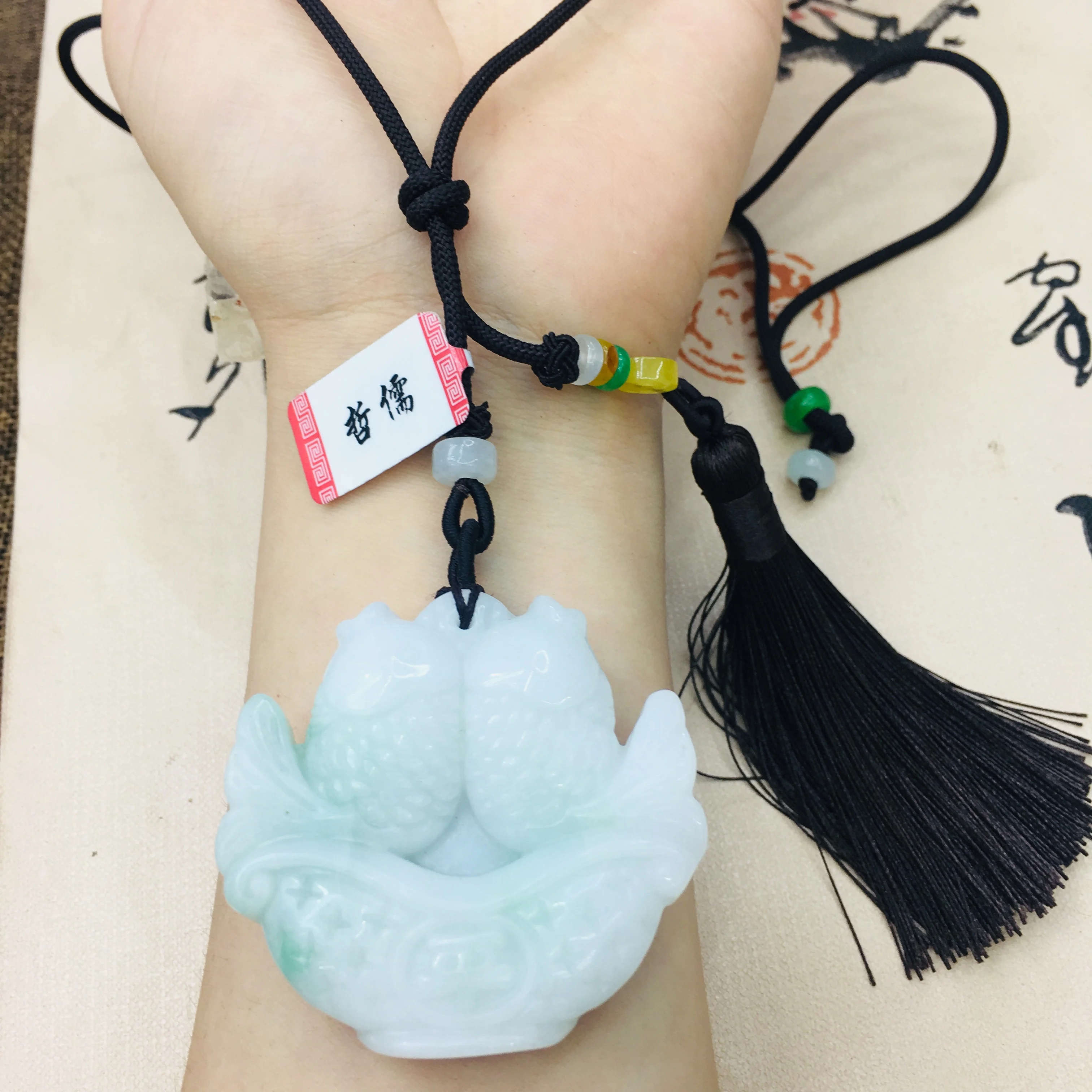 Natural Burmese Emerald Jade Carving Double-sided Pisces Pendant with Hand-knitted Tassel Necklace
Natural Burmese Emerald Jade Carving Double-sided Pisces Pendant with Hand-knitted Tassel Necklace