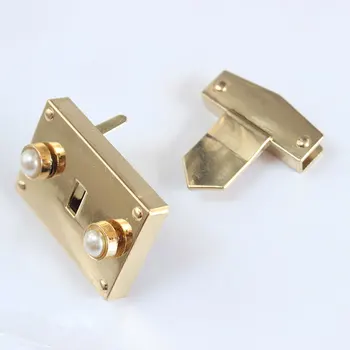 DIY Metal Handbag Clasp Buckle Hardware Bag Clasp Twist Lock Turn Lock Durable Bag Closure Purse Bag Accessories Gold Color
DIY Metal Handbag Clasp Buckle Hardware Bag Clasp Twist Lock Turn Lock Durable Bag Closure Purse Bag Accessories Gold Color