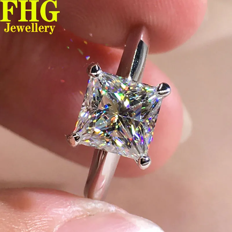 Solid 9K Au375 White Gold Ring DVVS Moissanite Diamonds 2Carat Princess shape Wedding Party Engagement Anniversary Ring
Solid 9K Au375 White Gold Ring DVVS Moissanite Diamonds 2Carat Princess shape Wedding Party Engagement Anniversary Ring