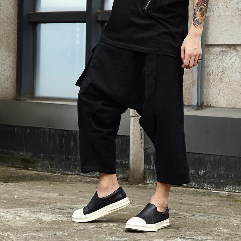 Оригинальный дизайн, летние льняные тонкие темно-черные японские брюки на лямках, модные мужские повседневные штаны
Оригинальный дизайн, летние льняные тонкие темно-черные японские брюки на лямках, модные мужские повседневные штаны