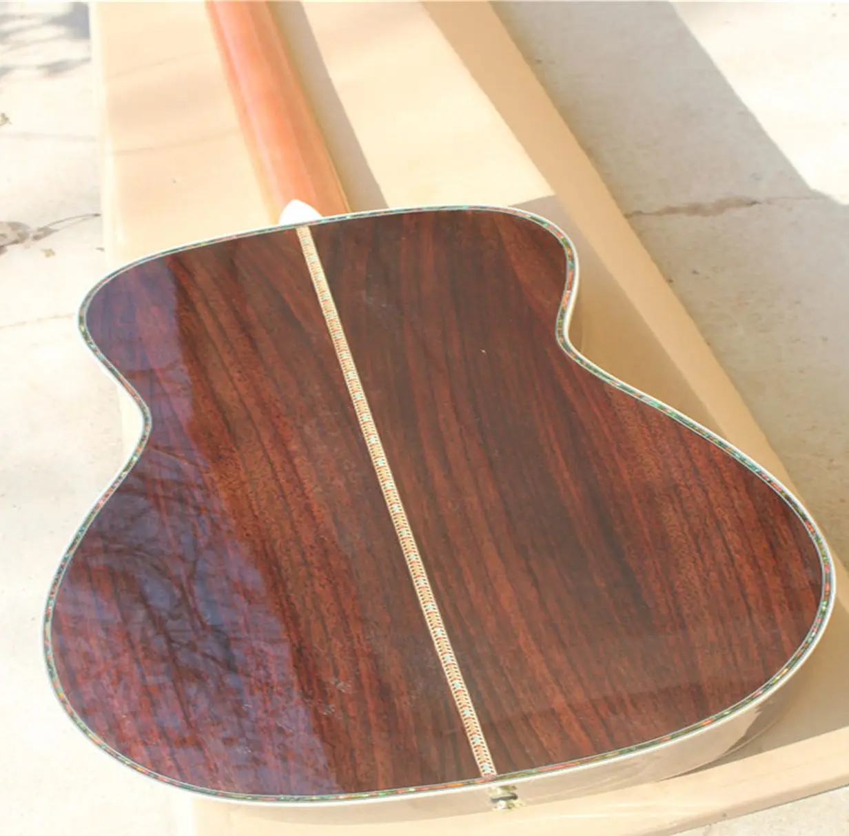 0045 folk wooden guitar, OM barrel body 41 inch color shell wrapped single guitar, free transportation
0045 folk wooden guitar, OM barrel body 41 inch color shell wrapped single guitar, free transportation