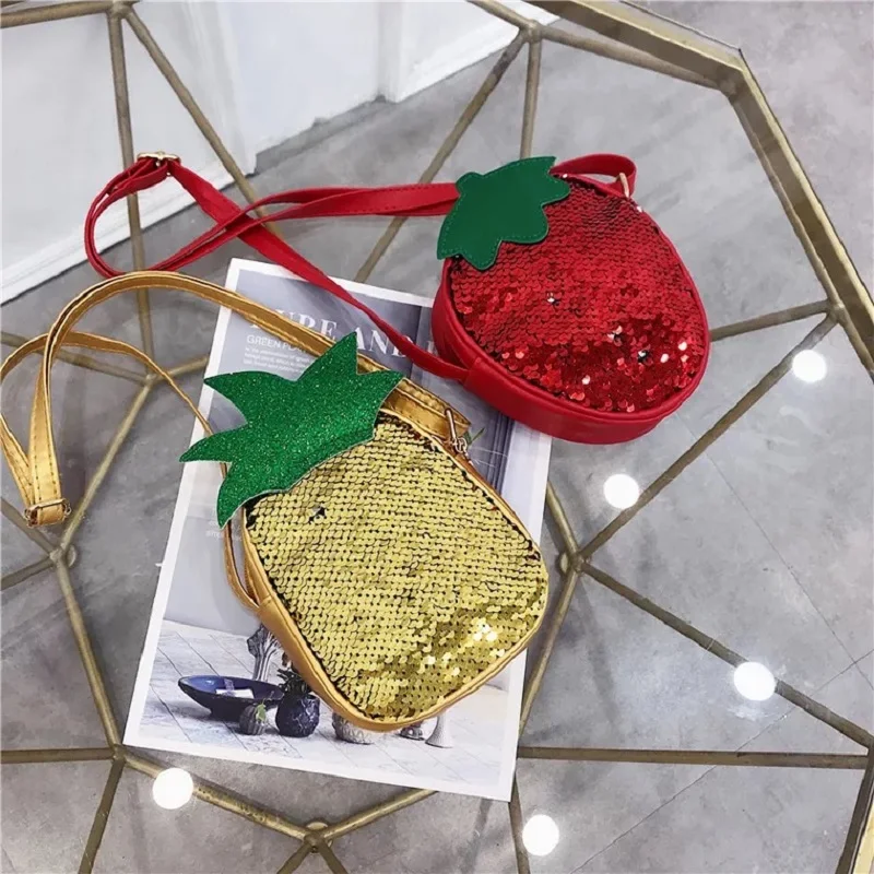 New Sequins Kids Shoulder Fruit Strawberry Bag Baby Girls Mini Messenger Bag Cartoon Boys Small Coin Purse Children Handbags
New Sequins Kids Shoulder Fruit Strawberry Bag Baby Girls Mini Messenger Bag Cartoon Boys Small Coin Purse Children Handbags