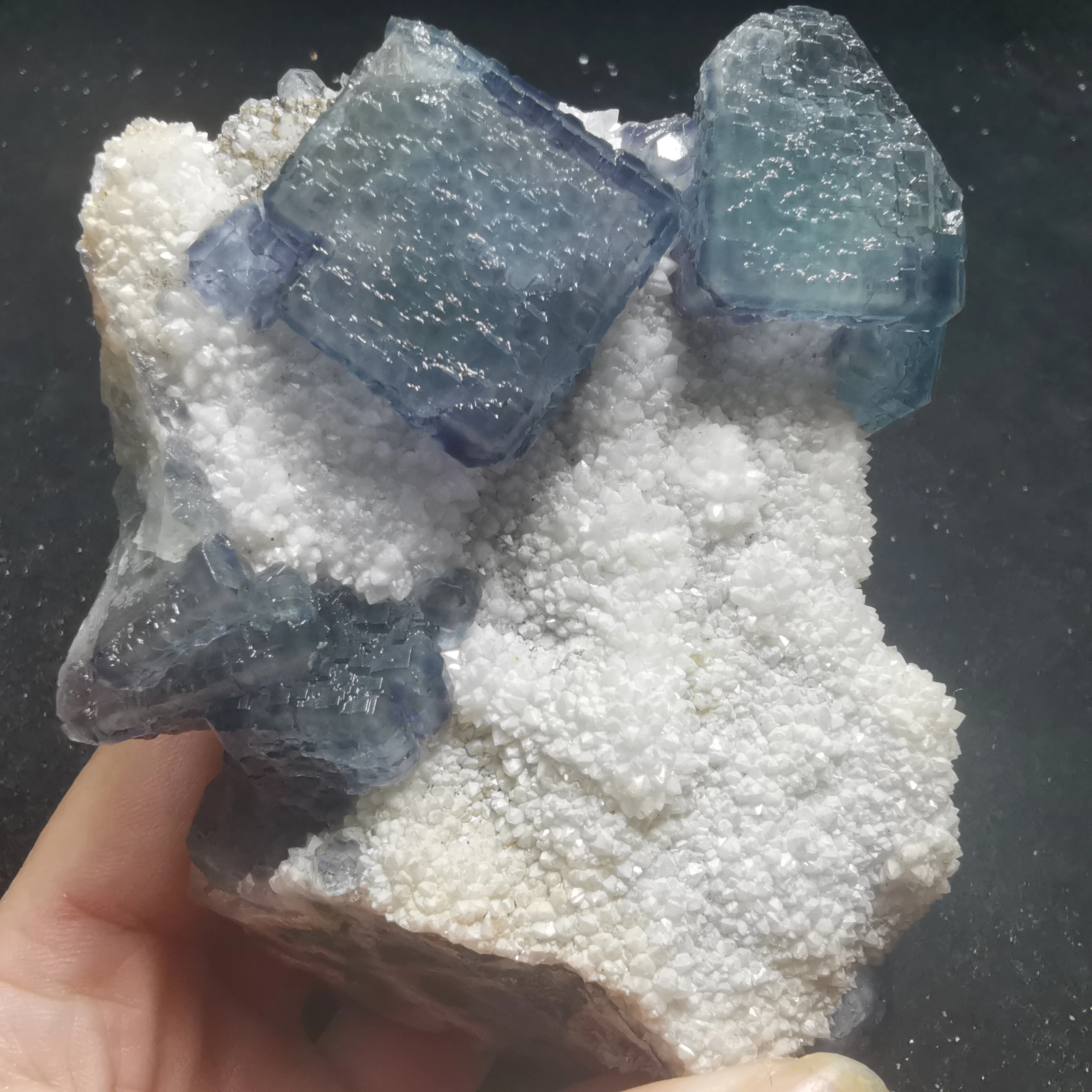 447.4g100% natural rare blue green fluorite cluster mineral crystal specimen stone and Crystal Healing Crystal 
447.4g100% natural rare blue green fluorite cluster mineral crystal specimen stone and Crystal Healing Crystal