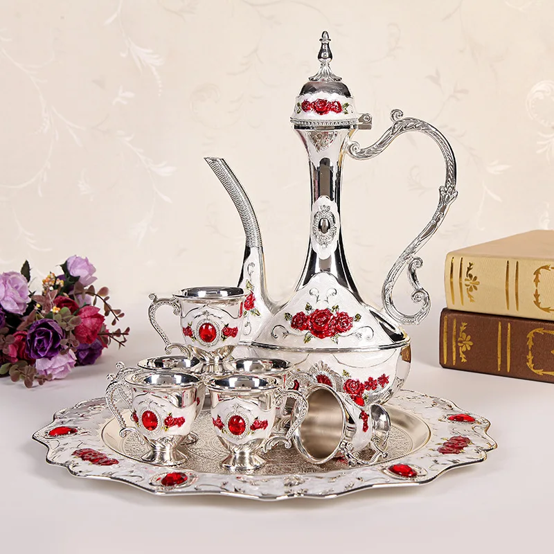 8Pcs/Set European Retro Bar Sets Zinc Alloy High-grade Flagon Russian Color 6 Wine Glasses Home Hotel Bar Ornaments Decoration
8Pcs/Set European Retro Bar Sets Zinc Alloy High-grade Flagon Russian Color 6 Wine Glasses Home Hotel Bar Ornaments Decoration