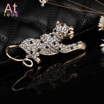 Fashion Running Leopard Brooches Pins For Men Chic Style Bling Rhinestone Panther Animal Brooches For Women Gold Color
Fashion Running Leopard Brooches Pins For Men Chic Style Bling Rhinestone Panther Animal Brooches For Women Gold Color