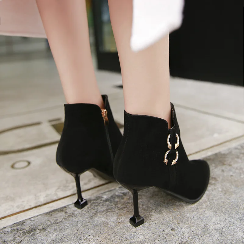 Boots Women's 2019 Korean-style Autumn And Winter New Style Thin Heeled Fashion Boots High Heel Shoes Pointed Short Boots plus V
Boots Women's 2019 Korean-style Autumn And Winter New Style Thin Heeled Fashion Boots High Heel Shoes Pointed Short Boots plus V